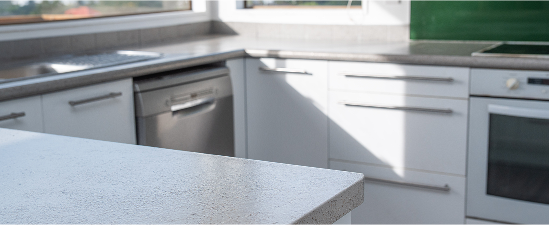 How Melissa Gave Her Kitchen a DIY Benchtop Makeover for Just $399